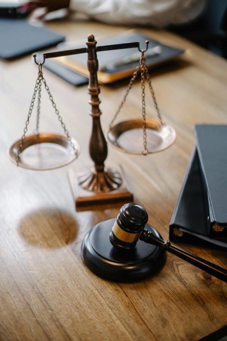 Çalışma Koşullarında Esaslı Değişiklik Ve Haklı Fesih 4 Çalışma Koşullarında Esaslı Değişiklik Ve Haklı Fesih